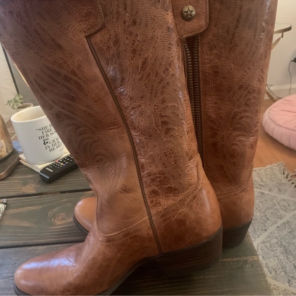 New Ariat boots - Picture 2 of 4